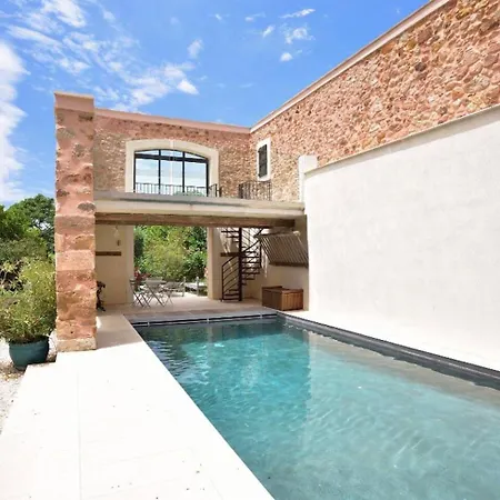 Family With Pool In * Cruzy