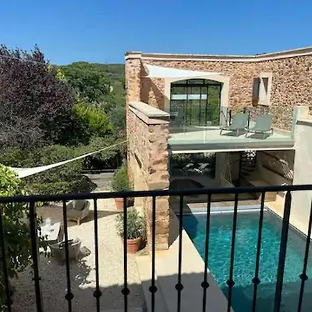Family With Pool In Feriehus